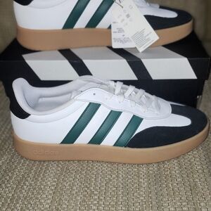 Adidas Men's Barreda Sneaker White and Olive Size 12.5